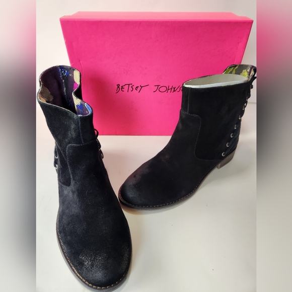 Betsey Johnson Becan Black Suede Leather Ankle Boots Size 10 NIB - Picture 1 of 16